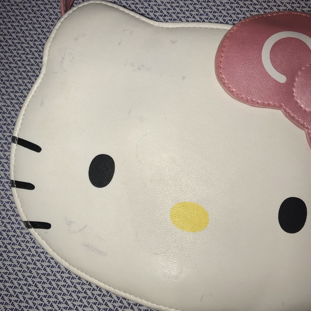 Hello Kitty Purse 💞 - Picture 3 of 4